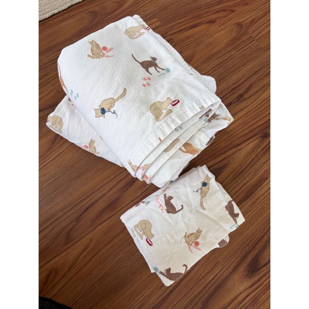 100% cotton flannel Linen Source queen size sheets, cat print